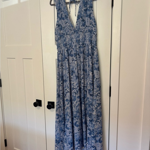🌿 Abercrombie & Fitch Crinkle Smocked Waist Maxi Dress – Large Tall (NWOT) - Picture 8 of 11